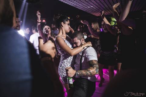 festa de casamento na balada, balada de casamento, the history, casamento na the history, casamento intimo, casamento diferente, noivos baladeiros, mini casamento, mini wedding'