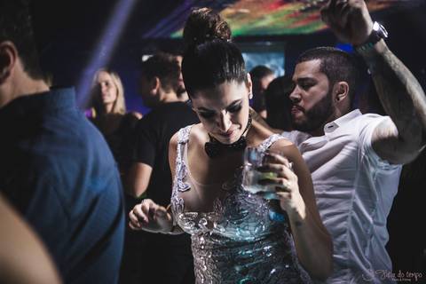 festa de casamento na balada, balada de casamento, the history, casamento na the history, casamento intimo, casamento diferente, noivos baladeiros, mini casamento, mini wedding'