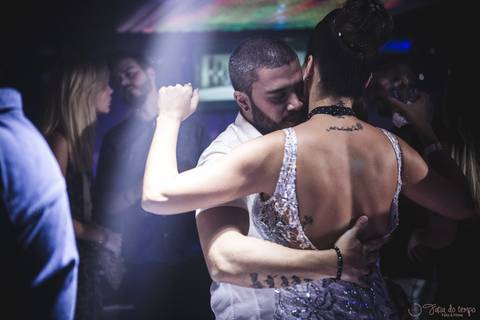 festa de casamento na balada, balada de casamento, the history, casamento na the history, casamento intimo, casamento diferente, noivos baladeiros, mini casamento, mini wedding'