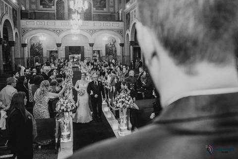 igreja matriz, igreja sagrada familia, casamento na igreja, noiva chique, noica classica, noivo, casamento na igreja, decoração da igreja, vestida para casar, vestido de noiva, buffet allegro, allegro buffet'