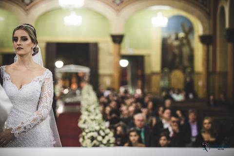 igreja matriz, igreja sagrada familia, casamento na igreja, noiva chique, noica classica, noivo, casamento na igreja, decoração da igreja, vestida para casar, vestido de noiva, buffet allegro, allegro buffet'