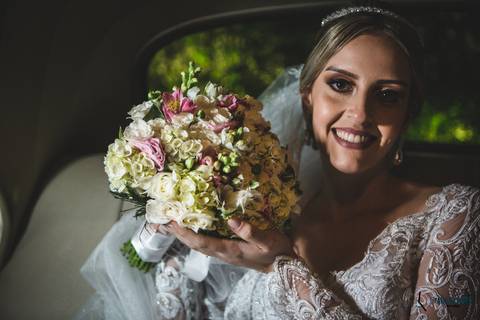 igreja matriz, igreja sagrada familia, casamento na igreja, noiva chique, noica classica, noivo, casamento na igreja, decoração da igreja, vestida para casar, vestido de noiva, buffet allegro, allegro buffet, casamento classico, casamento chique'