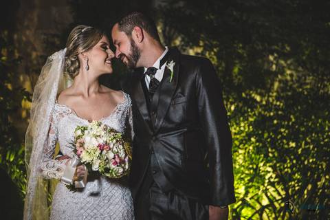 igreja matriz, igreja sagrada familia, casamento na igreja, noiva chique, noica classica, noivo, casamento na igreja, decoração da igreja, vestida para casar, vestido de noiva, buffet allegro, allegro buffet, casamento classico, casamento chique'