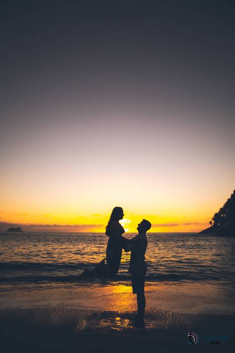 pre casamento na praia, casando na praia, casamento na praia, vou casar na praia, casamento litoral norte, casamento no guaruja, casando no guaruja, ensaio de casal na praia, casamento no por do sol, nascer do sol, guarujá, sorocotuba'