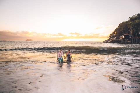 pre casamento na praia, casando na praia, casamento na praia, vou casar na praia, casamento litoral norte, casamento no guaruja, casando no guaruja, ensaio de casal na praia, casamento no por do sol, nascer do sol, guarujá, sorocotuba'