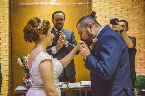 Napoelao Buffet, Buffet Napoleão, casamento no napoleao, casamento rustico, casamento no buffet, cerimonialista de casamento,  noiva, buque de flores, buque desconstruido, noivo de terno azul, noiva conteporanea, casando no abc'