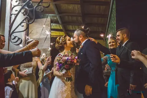 Napoelao Buffet, Buffet Napoleão, casamento no napoleao, casamento rustico, casamento no buffet, cerimonialista de casamento,  noiva, buque de flores, buque desconstruido, noivo de terno azul, noiva conteporanea, casando no abc'