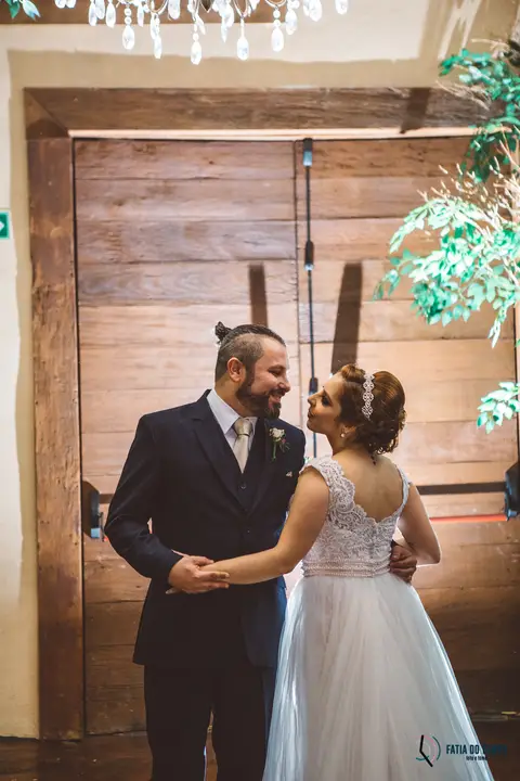 Napoelao Buffet, Buffet Napoleão, casamento no napoleao, casamento rustico, casamento no buffet, cerimonialista de casamento,  noiva, buque de flores, buque desconstruido, noivo de terno azul, noiva conteporanea, casando no abc'