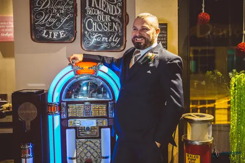 Napoelao Buffet, Buffet Napoleão, casamento no napoleao, casamento rustico, casamento no buffet, cerimonialista de casamento,  noiva, buque de flores, buque desconstruido, noivo de terno azul, noiva conteporanea, casando no abc'