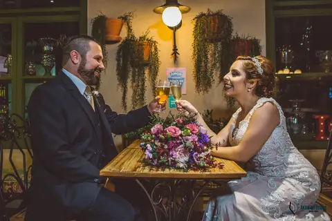 Napoelao Buffet, Buffet Napoleão, casamento no napoleao, casamento rustico, casamento no buffet, cerimonialista de casamento,  noiva, buque de flores, buque desconstruido, noivo de terno azul, noiva conteporanea, casando no abc'