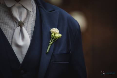 Sitio São Jorge, Espava Vdara, Sitio São Jorge Varangas, Casando no Sitio, Casamento Rustico, Casando no Campo, Casamento no campo, Vestido de noiva sereia, Noivo terno azul, lapela do noivo, lapela'