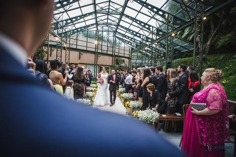Sitio São Jorge, Espava Vdara, Sitio São Jorge Varangas, Casando no Sitio, Casamento Rustico, Casando no Campo, Casamento no campo, Vestido de noiva sereia, Noivo terno azul, visao do noivo, noivo vendo a noiva entrada, emoção do noivo'