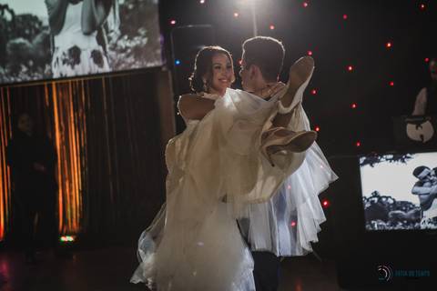 Sitio São Jorge, Espava Vdara, Sitio São Jorge Varangas, Casando no Sitio, Casamento Rustico, Casando no Campo, Casamento no campo, Vestido de noiva sereia, Noivo terno azul, '