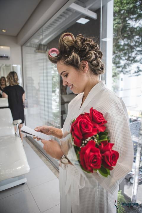 salão roberto rodriguez, maquiador cleber azevedo, cleber azevedo maquiador, cabelereiro roberto rodriguez, dia da noiva roberto rodriguez, dia da noiva, noiva loira, penteado de noiva, maquiagem de noiva, noiva cabelo solto'