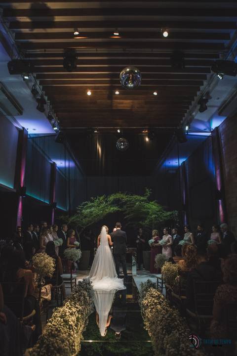 buffet allegro, casamento em são caetano do sul, casamento chique, buffet chique, casamento no buffet, passarela de espelho, decoração chique, allegro buffet, noiva e noivo'