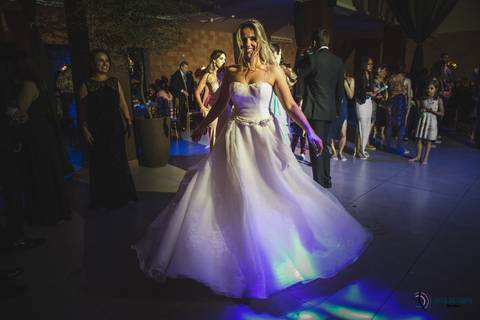 buffet allegro, casamento em são caetano do sul, casamento chique, buffet chique, casamento no buffet, passarela de espelho, decoração chique, allegro buffet, balada de casamento, balada, light paint, efeito de luz, iluminação de balada'