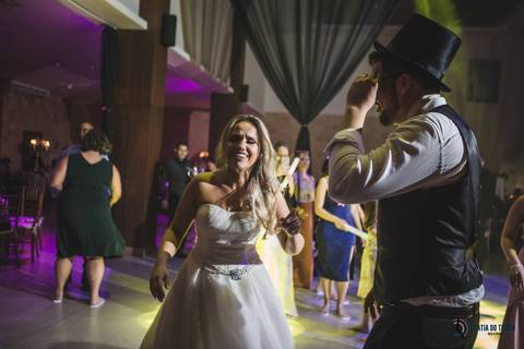 buffet allegro, casamento em são caetano do sul, casamento chique, buffet chique, casamento no buffet, passarela de espelho, decoração chique, allegro buffet, balada de casamento, balada, light paint, efeito de luz, iluminação de balada'