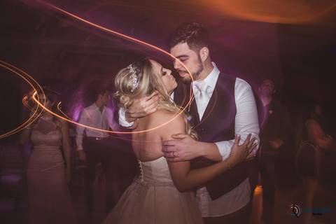 buffet allegro, casamento em são caetano do sul, casamento chique, buffet chique, casamento no buffet, passarela de espelho, decoração chique, allegro buffet, balada de casamento, balada, light paint, efeito de luz, iluminação de balada'