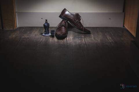 sitio sao jorge, dia do noivo, noivo de terno azul, noivo negro, noivos negros, noiva negra, noiva black power, dia da noiva, sitio são jorge, espaço varandas, maquiagem de noiva, noivo estiloso, noiva se arrumando, noivo se arrumando'