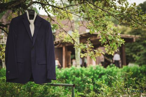 sitio sao jorge, dia do noivo, noivo de terno azul, noivo negro, noivos negros, noiva negra, noiva black power, dia da noiva, sitio são jorge, espaço varandas, maquiagem de noiva, noivo estiloso, noiva se arrumando, noivo se arrumando'