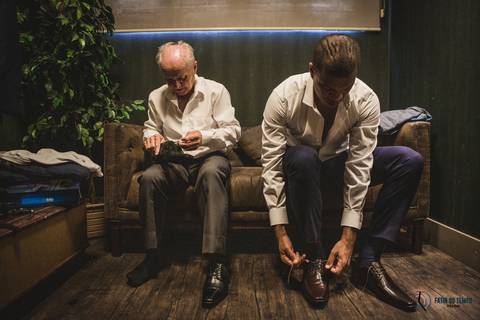 sitio sao jorge, dia do noivo, noivo de terno azul, noivo negro, noivos negros, noiva negra, noiva black power, dia da noiva, sitio são jorge, espaço varandas, maquiagem de noiva, noivo estiloso, noiva se arrumando, noivo se arrumando'