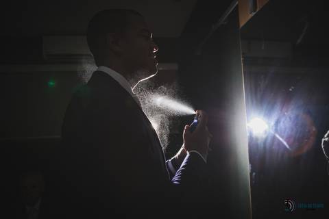 sitio sao jorge, dia do noivo, noivo de terno azul, noivo negro, noivos negros, noiva negra, noiva black power, dia da noiva, sitio são jorge, espaço varandas, maquiagem de noiva, noivo estiloso, noiva se arrumando, noivo se arrumando'