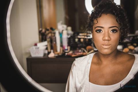 sitio sao jorge, dia do noivo, noivo de terno azul, noivo negro, noivos negros, noiva negra, noiva black power, dia da noiva, sitio são jorge, espaço varandas, maquiagem de noiva, noivo estiloso, noiva se arrumando, noivo se arrumando'