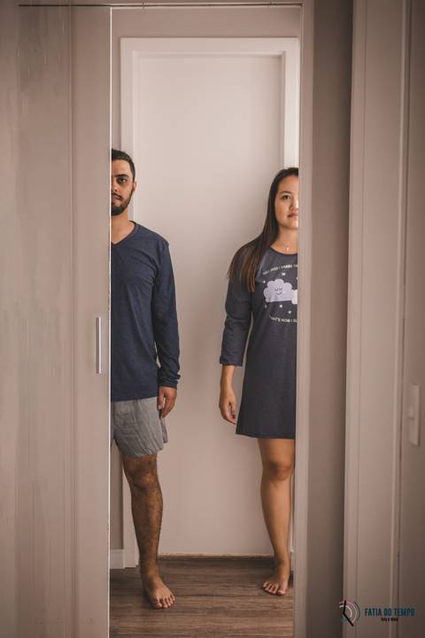 ensaio lifestyle, ensaio casal, ensaio casal em casa, lifestyle casal, precasamento lifestyle, ensaio pre casamento, ensaio pre casamento diferente, ensaio pre casamento com moto, fotos de casal, ensaio pré casamento espontâneo'