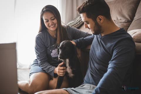 ensaio lifestyle, ensaio casal, ensaio casal em casa, lifestyle casal, precasamento lifestyle, ensaio pre casamento, ensaio pre casamento diferente, ensaio pre casamento com moto, fotos de casal, ensaio pré casamento espontâneo'