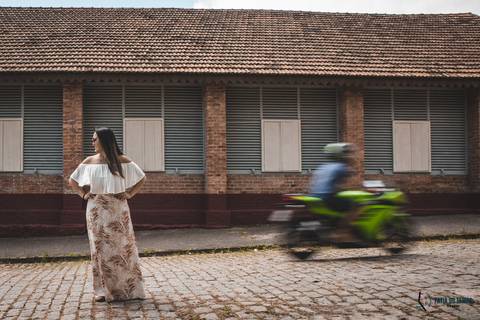 ensaio lifestyle, ensaio casal, ensaio casal em casa, lifestyle casal, precasamento lifestyle, ensaio pre casamento, ensaio pre casamento diferente, ensaio pre casamento com moto, fotos de casal, ensaio pré casamento espontâneo'