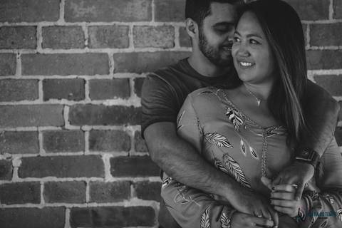 ensaio lifestyle, ensaio casal, ensaio casal em casa, lifestyle casal, precasamento lifestyle, ensaio pre casamento, ensaio pre casamento diferente, ensaio pre casamento com moto, fotos de casal, ensaio pré casamento espontâneo'