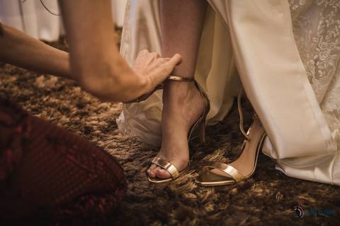 dia da noiva, noiva classica, penteado de noiva, noiva com as madrinhas, robe personalizado, robe de noiva, equipe noh, maquiagem de noiva, penteado de noiva, make noiva, sapato da noiva, noivas classicas, casamento na cidade'