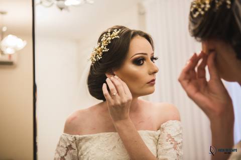dia da noiva, noiva classica, penteado de noiva, noiva com as madrinhas, robe personalizado, robe de noiva, equipe noh, maquiagem de noiva, penteado de noiva, make noiva, sapato da noiva, noivas classicas, casamento na cidade'