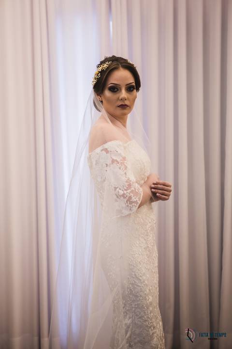 dia da noiva, noiva classica, penteado de noiva, noiva com as madrinhas, robe personalizado, robe de noiva, equipe noh, maquiagem de noiva, penteado de noiva, make noiva, sapato da noiva, noivas classicas, casamento na cidade'