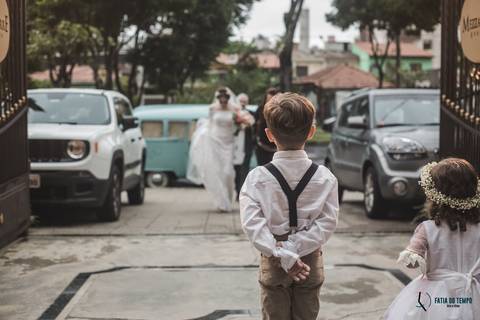 espaço mezzatorre, casamento clássico, celebrante adriano bonazio, noiva classica, casamento no buffet, vestido de noiva, noivo clássico, decoração classica, buque da noiva, casamento na cidade, casamento de dia, penteado de noiva, maquiagem de noiva'