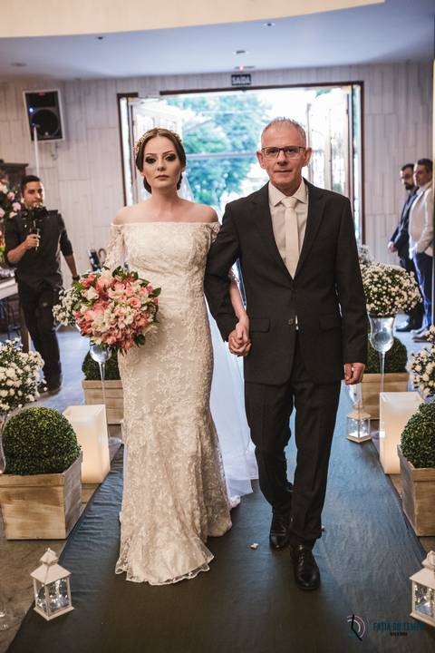 espaço mezzatorre, casamento clássico, celebrante adriano bonazio, noiva classica, casamento no buffet, vestido de noiva, noivo clássico, decoração classica, buque da noiva, casamento na cidade, casamento de dia, penteado de noiva, maquiagem de noiva'