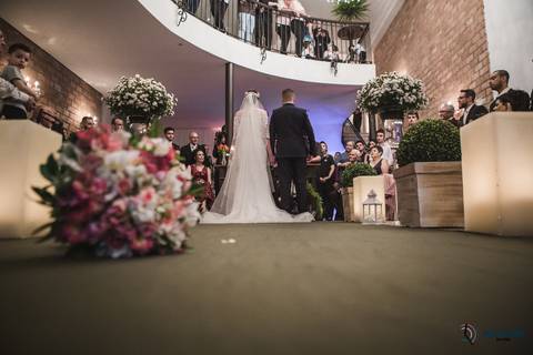 espaço mezzatorre, casamento clássico, celebrante adriano bonazio, noiva classica, casamento no buffet, vestido de noiva, noivo clássico, decoração classica, buque da noiva, casamento na cidade, casamento de dia, penteado de noiva, maquiagem de noiva'