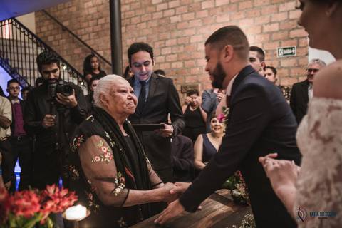 espaço mezzatorre, casamento clássico, celebrante adriano bonazio, noiva classica, casamento no buffet, vestido de noiva, noivo clássico, decoração classica, buque da noiva, casamento na cidade, casamento de dia, penteado de noiva, maquiagem de noiva'