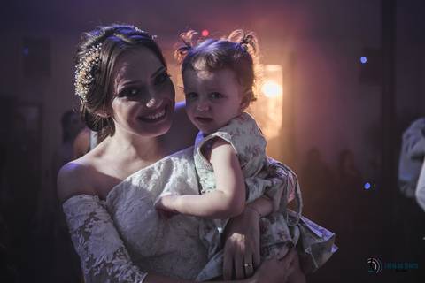 espaço mezzatorre, casamento clássico, celebrante adriano bonazio, noiva classica, casamento no buffet, vestido de noiva, noivo clássico, decoração classica, buque da noiva, casamento na cidade, casamento de dia, penteado de noiva, maquiagem de noiva'