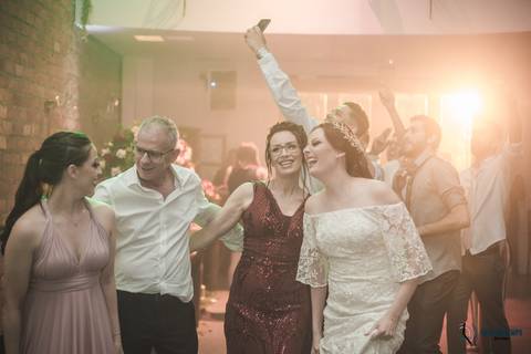 espaço mezzatorre, casamento clássico, celebrante adriano bonazio, noiva classica, casamento no buffet, vestido de noiva, noivo clássico, decoração classica, buque da noiva, casamento na cidade, casamento de dia, penteado de noiva, maquiagem de noiva'