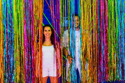 Funcast, Fotos em cenário, pre casamento, pre casamento diferente, pré casamento em cenário, cenário para fotos, funcast brasil, funcast sp, pre casamento na cidade, pre casamento divertido, pré casamento com alegria, casamento descontraido, pre casamento'