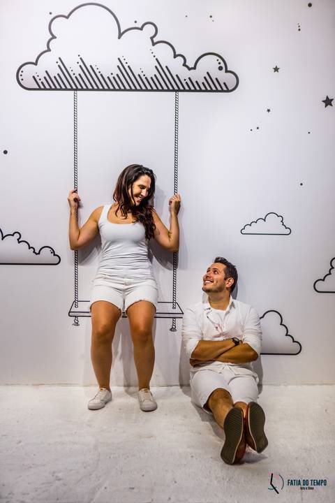 Funcast, Fotos em cenário, pre casamento, pre casamento diferente, pré casamento em cenário, cenário para fotos, funcast brasil, funcast sp, pre casamento na cidade, pre casamento divertido, pré casamento com alegria, casamento descontraido, pre casamento'