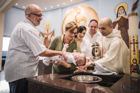 batizado, batizado matriz de são bernardo, igreja para batizado, batizado parrilla del carmem, parrilla del carmem, batizando um nene, fotos de batizado, fotografo de batizado, roupa para menino de batizado, batismo catolico, bebe sendo batizado'