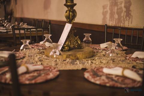 recanto dos sonhos, casamento no riacho, chacará no riacho, casamento ao ar livre, casamento rustico, noiva baixinha, noivo alto, vestido de noiva, decoração verde, escola de samba no casamento, casamento chique, madrinhas coloridas'