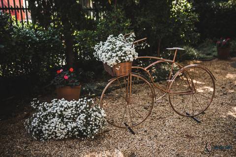 Grande Ville Buffet, Grande Ville, buffet rustico, buffet na dom pedro II, casamento na casinha, casando rustico, vestido de noiva, vestido de noiva reto, noivo de azul, decoração branca, casando de dia, casando de noite, rustico, suculentas de lembrança'