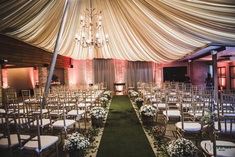 Grande Ville Buffet, Grande Ville, buffet rustico, buffet na dom pedro II, casamento na casinha, casando rustico, vestido de noiva, vestido de noiva reto, noivo de azul, decoração branca, casando de dia, casando de noite, rustico, suculentas de lembrança'