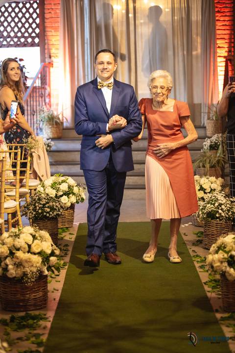 Grande Ville Buffet, Grande Ville, buffet rustico, buffet na dom pedro II, casamento na casinha, casando rustico, vestido de noiva, vestido de noiva reto, noivo de azul, decoração branca, casando de dia, casando de noite, rustico, suculentas de lembrança'