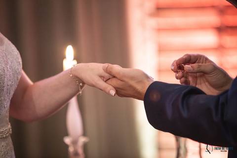 Grande Ville Buffet, Grande Ville, buffet rustico, buffet na dom pedro II, casamento na casinha, casando rustico, vestido de noiva, vestido de noiva reto, noivo de azul, decoração branca, casando de dia, casando de noite, rustico, suculentas de lembrança'