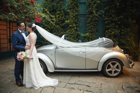 Grande Ville Buffet, Grande Ville, buffet rustico, buffet na dom pedro II, casamento na casinha, casando rustico, vestido de noiva, vestido de noiva reto, noivo de azul, decoração branca, casando de dia, casando de noite, rustico, suculentas de lembrança'