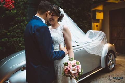 Grande Ville Buffet, Grande Ville, buffet rustico, buffet na dom pedro II, casamento na casinha, casando rustico, vestido de noiva, vestido de noiva reto, noivo de azul, decoração branca, casando de dia, casando de noite, rustico, suculentas de lembrança'